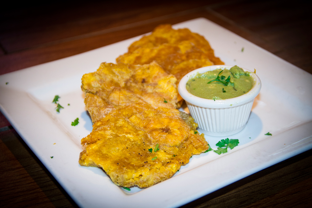 fried-green-plantains-with-guacamole-al-carbon-best-burger-33145